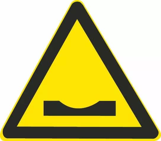 公务用车 8 未取得驾驶证的学员在道路上学习驾驶技能,下列哪种做法是